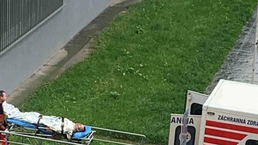 Zľava Andrej Sekera, Ladislav Nagy a Michal Čajkovský počas rozlúčky s kariérou po zápase s Dánskom na MS 2019.