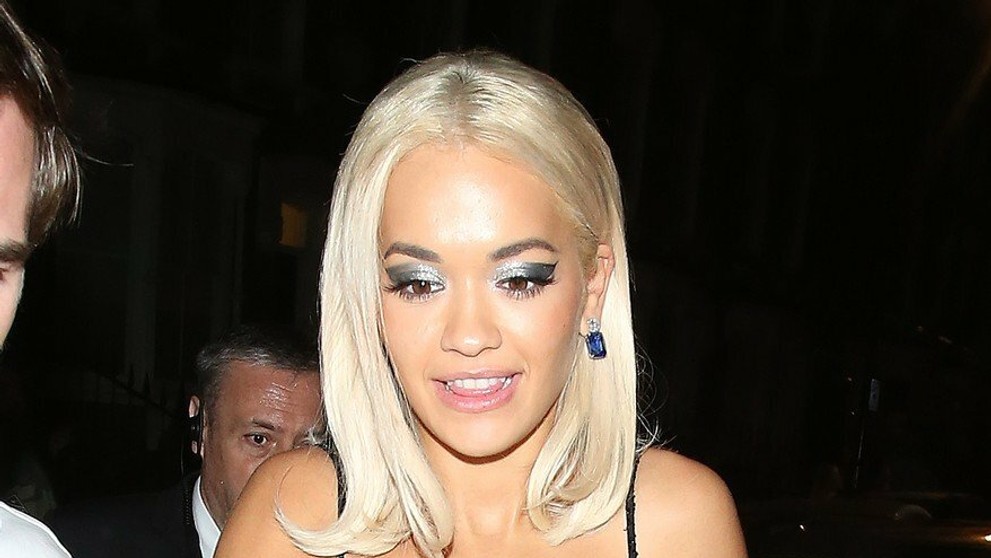 Rita Ora v odvážnych šatách