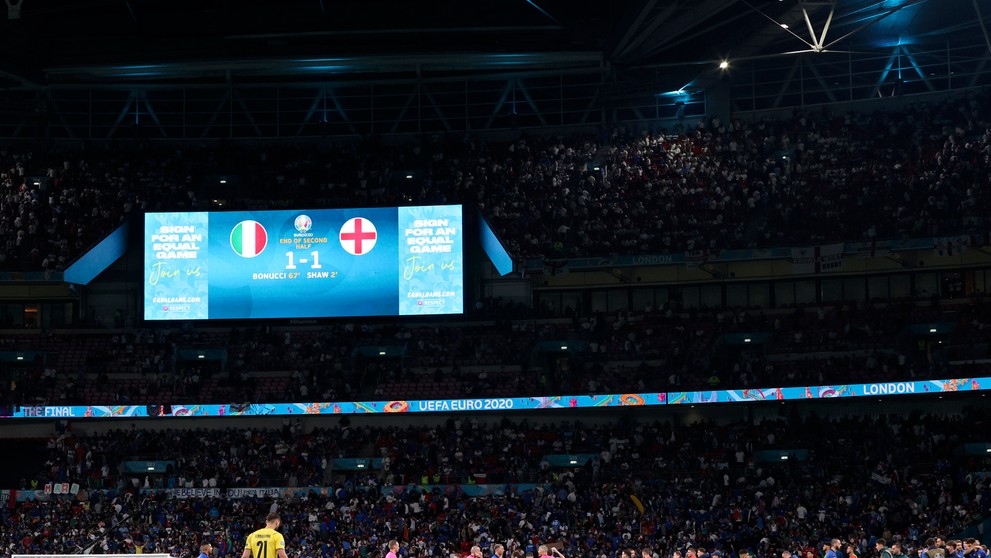 Záber z duelu medzi Anglickom a Talianskom.