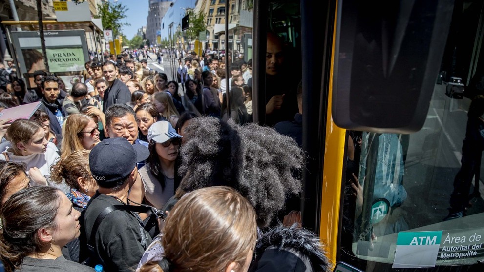 O autobusy bol v pondelok nevídaný záujem
