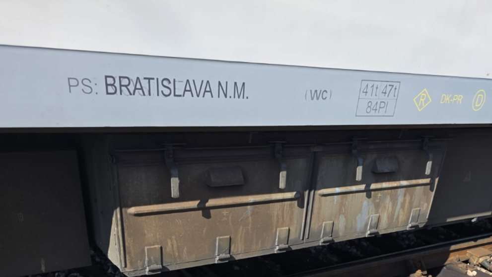 V Bratislave sa vykoľajil vlak