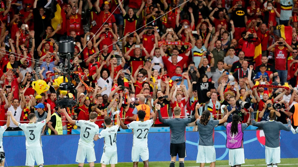 Ďakovačka belgických reprezentantov po víťaznom osemfinálovom dueli na ME proti Maďarom.