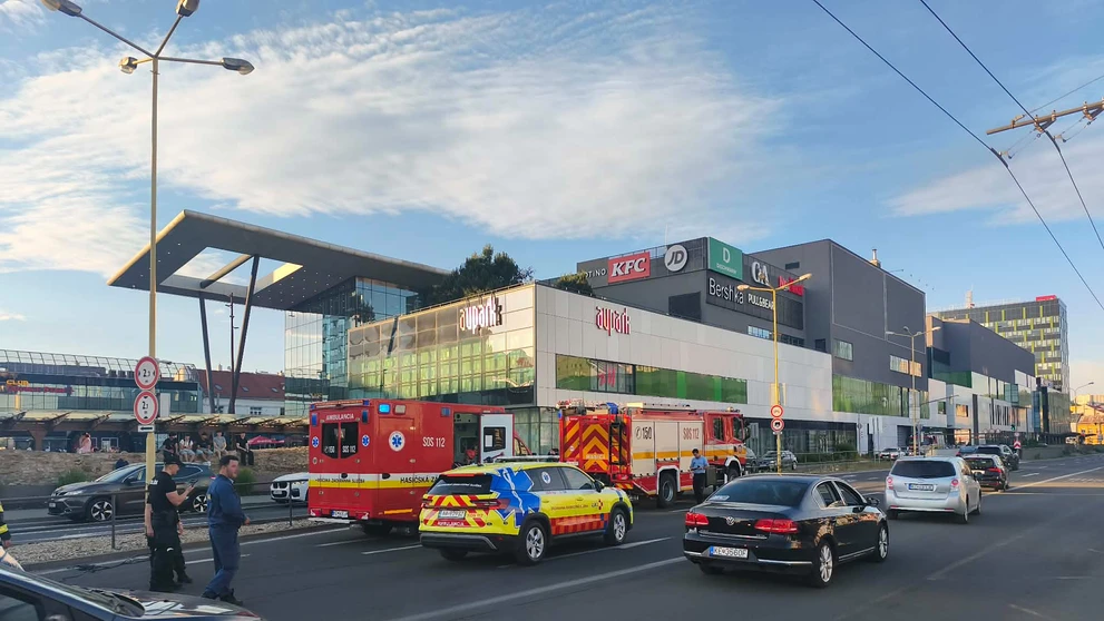 Zrážka dvoch balónov vo vzduchu (3)