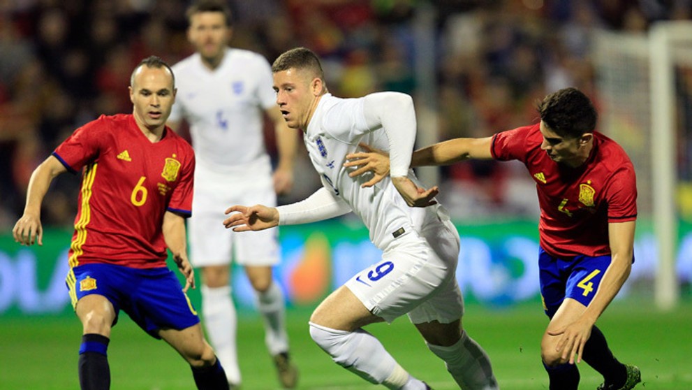 V strede Ross Barkley (Anglicko) v prípravnom zápase so Španielskom pred ME 2016.