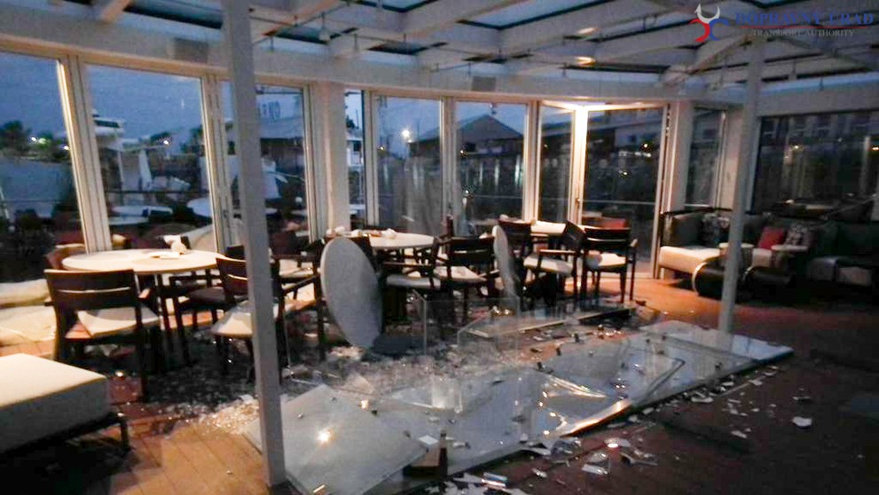 Havarovaná loď na Dunaji.