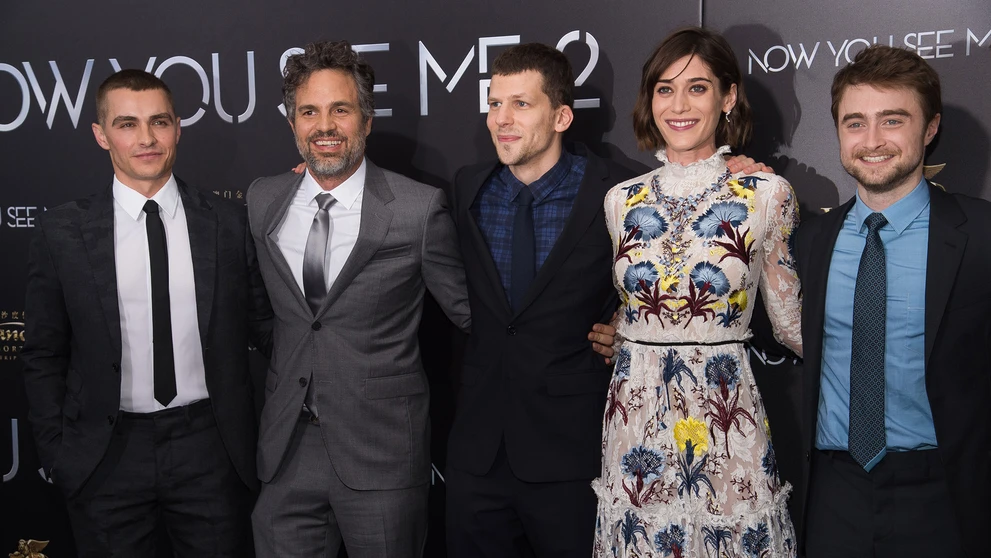 Zľava: Dave Franco, Mark Ruffalo, Jesse Eisenberg, Lizzy Caplan a Daniel Radcliffe