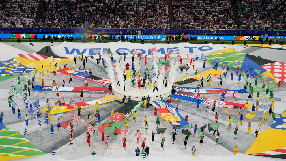 Na snímke otvárací ceremoniál pred úvodným zápasom A-skupiny ME vo futbale Nemecko - Škótsko v Mníchove.