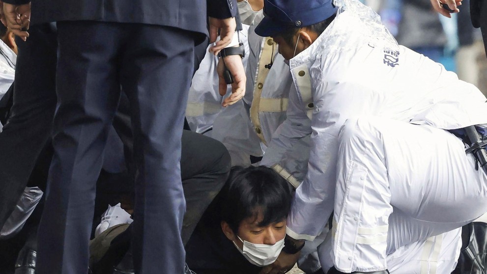 Zadržaný útočník.