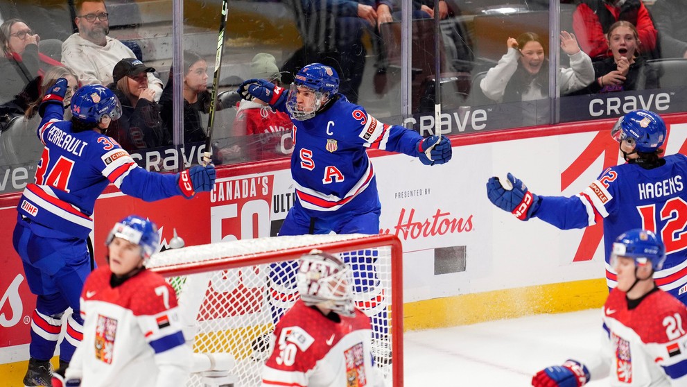 Momentka zo zápasu Česko - USA na MS do 20 rokov v hokeji