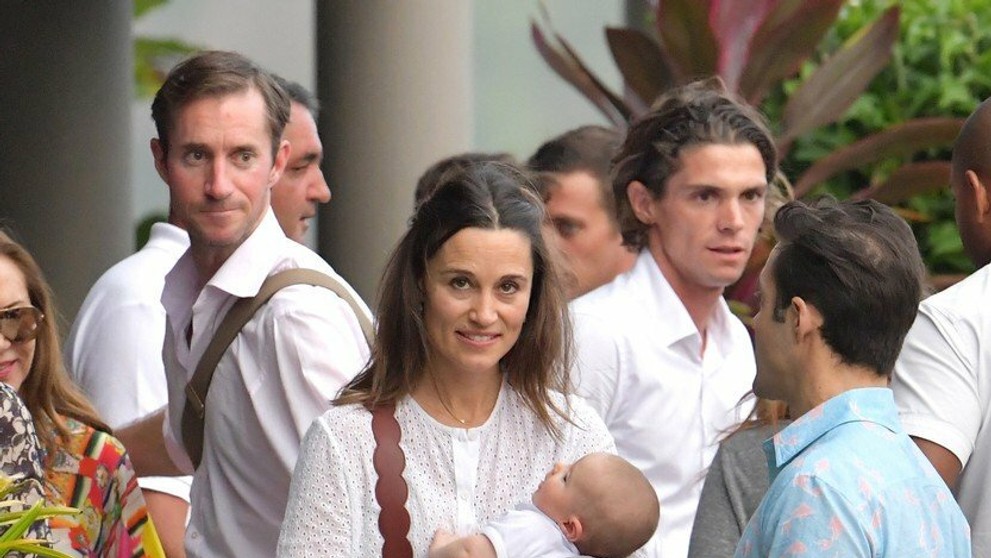 Prvé foto: Pippa Middleton ukázala rozkošného synčeka Arthura