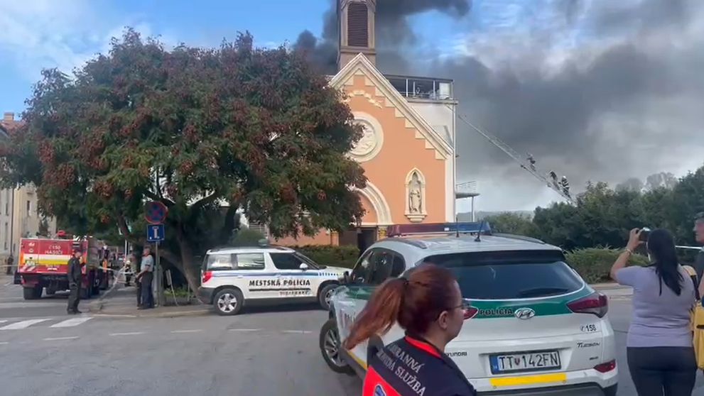 V Piešťanoch horí hotel