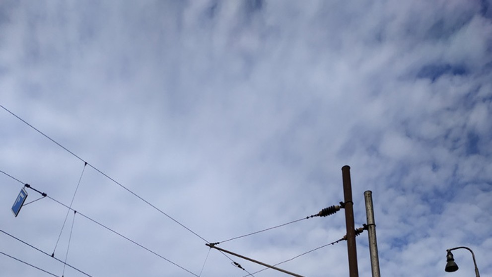 Časť z vykoľajeného vlaku v Trnovci nad Váhom.