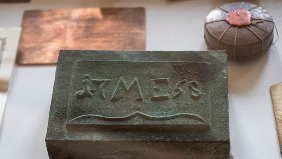 Po viac ako 175 rokoch odborníci otvorili časovú schránku z Michalskej veže. 