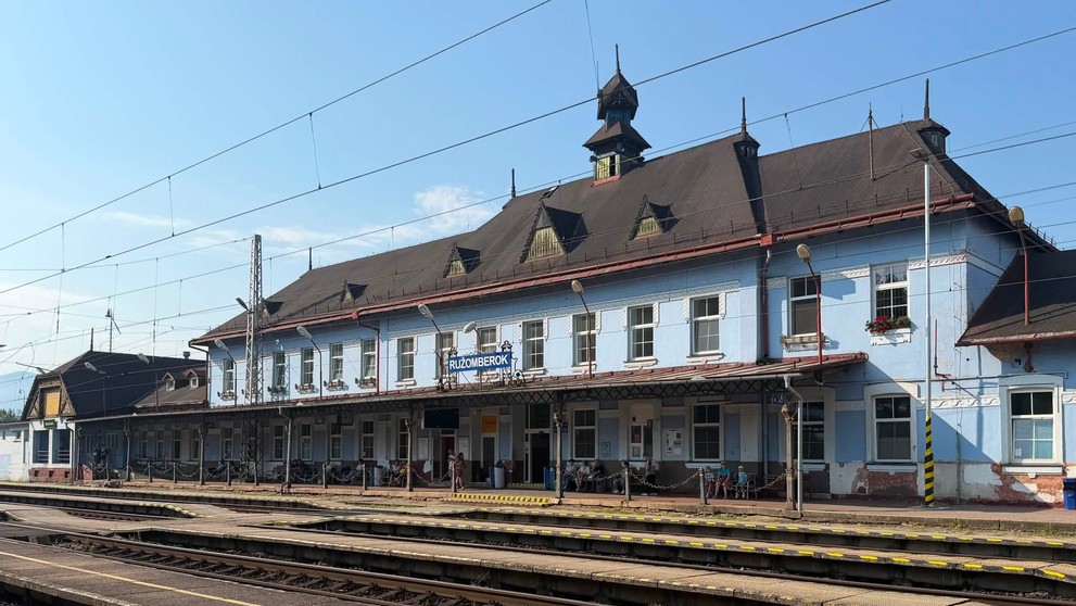 Zanedbaná železničná stanica v Ružomberku sa konečne zmení.