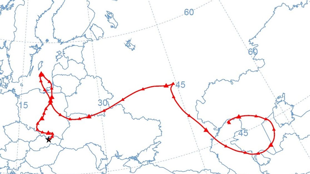 Spätná trajektória prúdenia vzduchu pre lokalitu Poprad-Gánovce z výšky 200 m nad terénom v čase 18:00 UTC