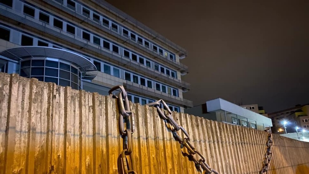 Symbolická reťaz pred ministerstvom zdravotníctva.