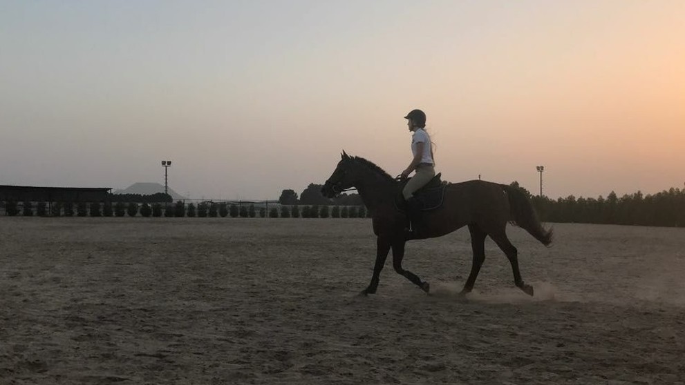 Katka v typickom emirátskom oblečení 