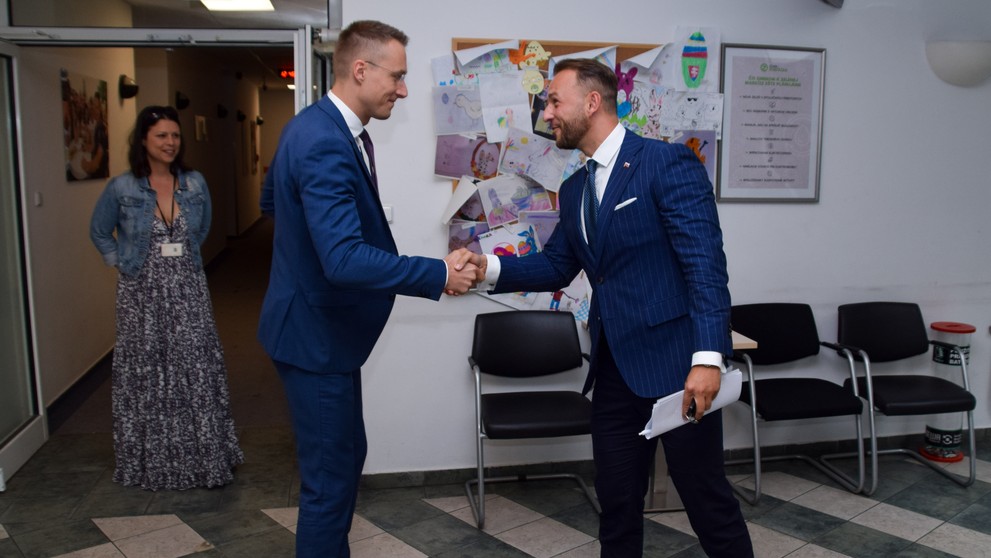 Matúš Šutaj Eštok a Jana Bittó Cigániková v relácii Na telo.