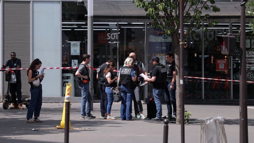 Polícia zasahuje v Paríži po útoku nožmi
