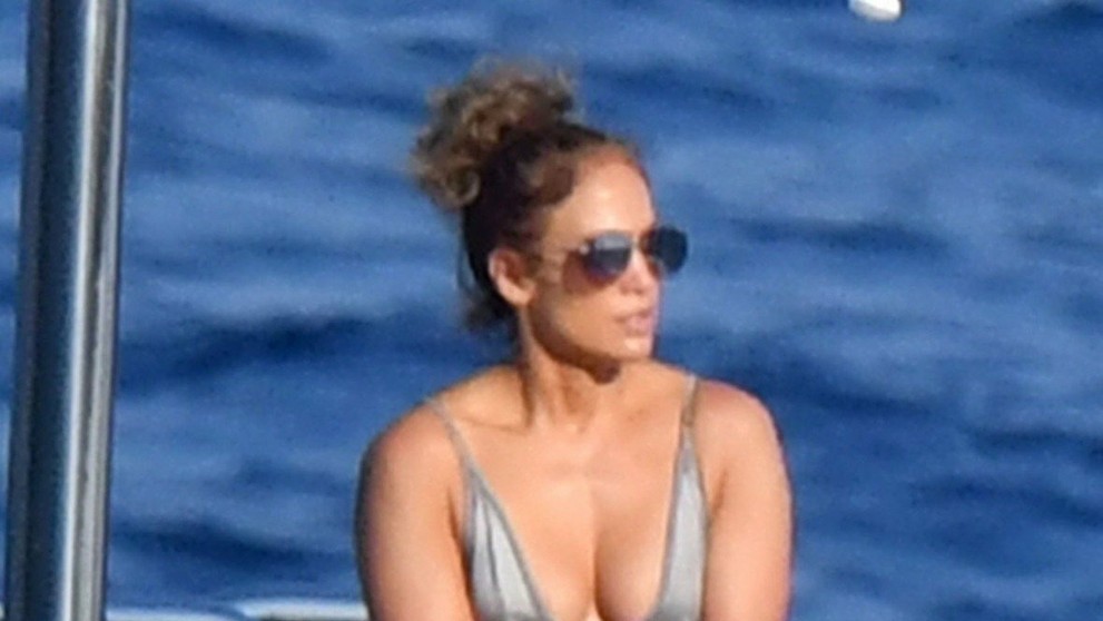 V priliehavom športovom outfite ukázala Jennifer stojace bradavky