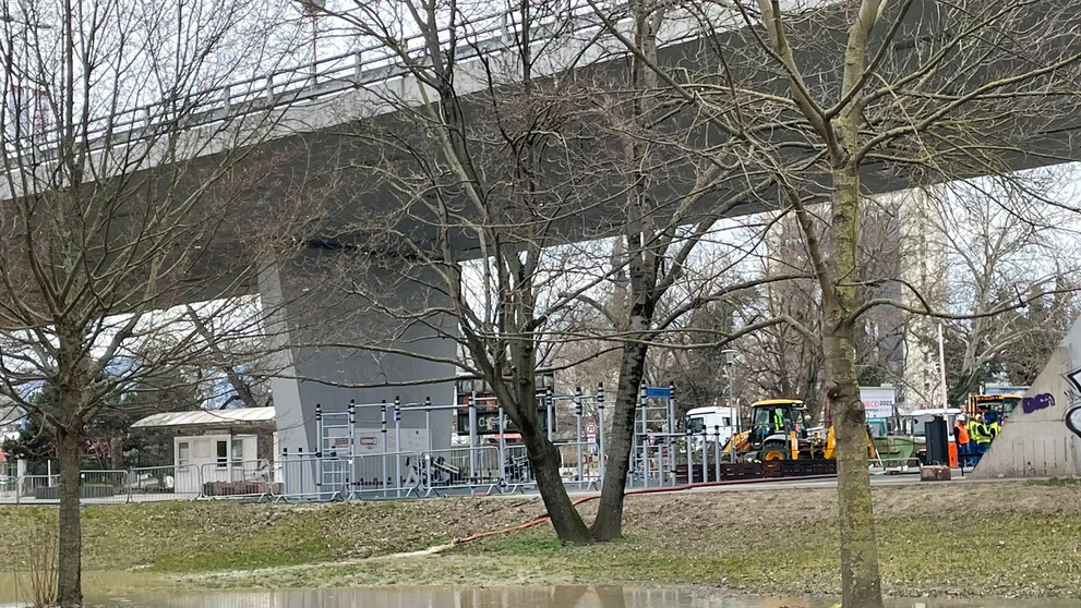Zaplavený Sad Janka Kráľa.