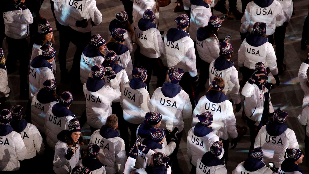 Členovia olympijskej výpravy USA počas záverečného ceremoniálu.