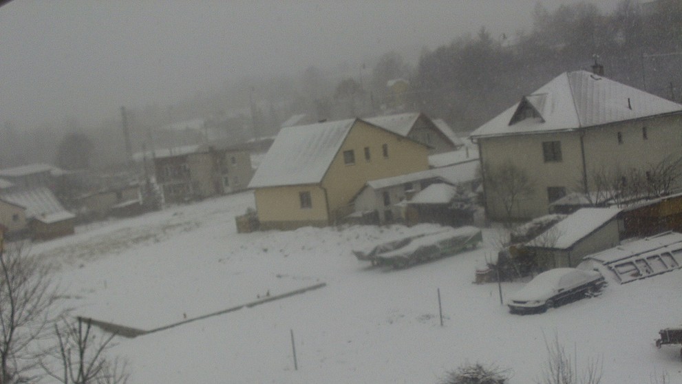 Zasnežená obec Čierne pri Čadci