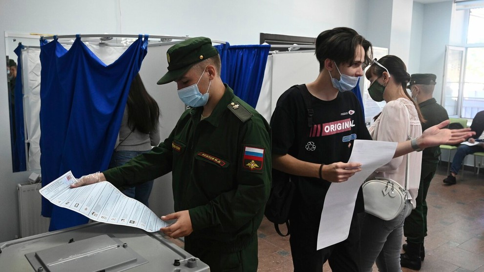 Začali sa voľby v Rusku. Podľa odborníkov však veľké prekvapenia hlasovanie neprinesie