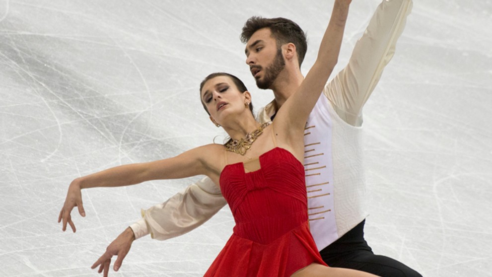 Francúzski reprezentanti v tancoch na ľade Gabriella Papadakisová a Guillaume Cizeron na ME.