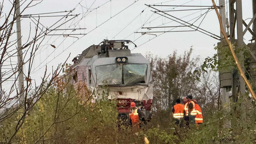 Odstraňovanie následkov nehody pri Pezinku.