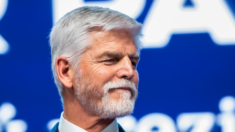 Novým českým prezidentom bude armádny generál vo výslužbe Petr Pavel.