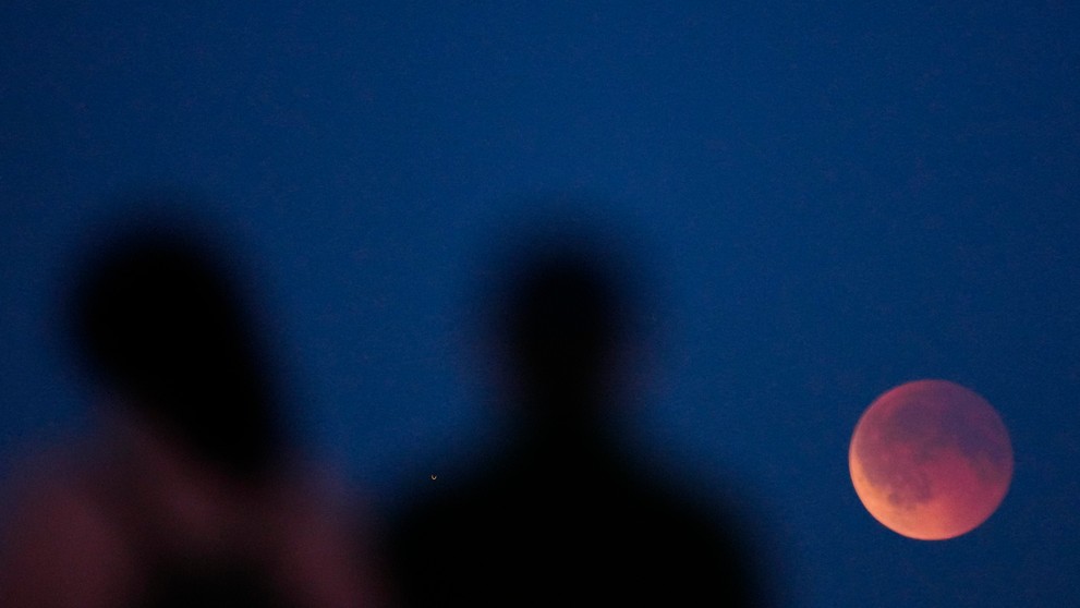 Zatmenie mesiaca v rôznych krajinách sveta