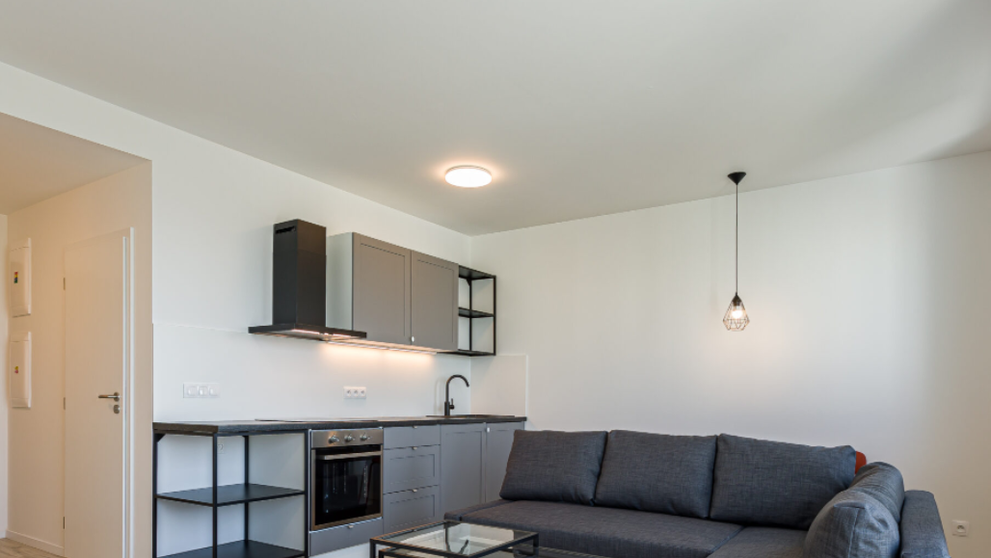 Jednoizbový byt na treťom poschodí za 421,83 eur mesačne bez energií.2