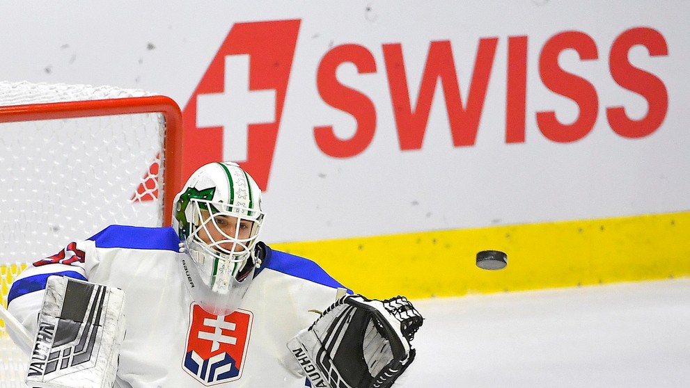 Andrej Košarišťan v dueli proti Olympijskému tímu Ruska na Švajčiarskom pohári.