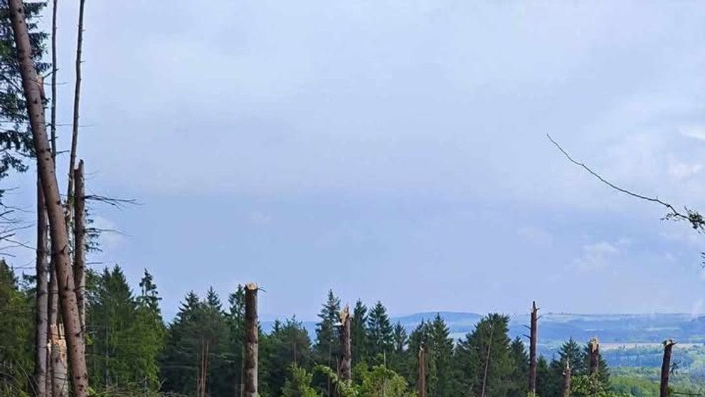 Južnými Čechami sa prehnalo tornádo.