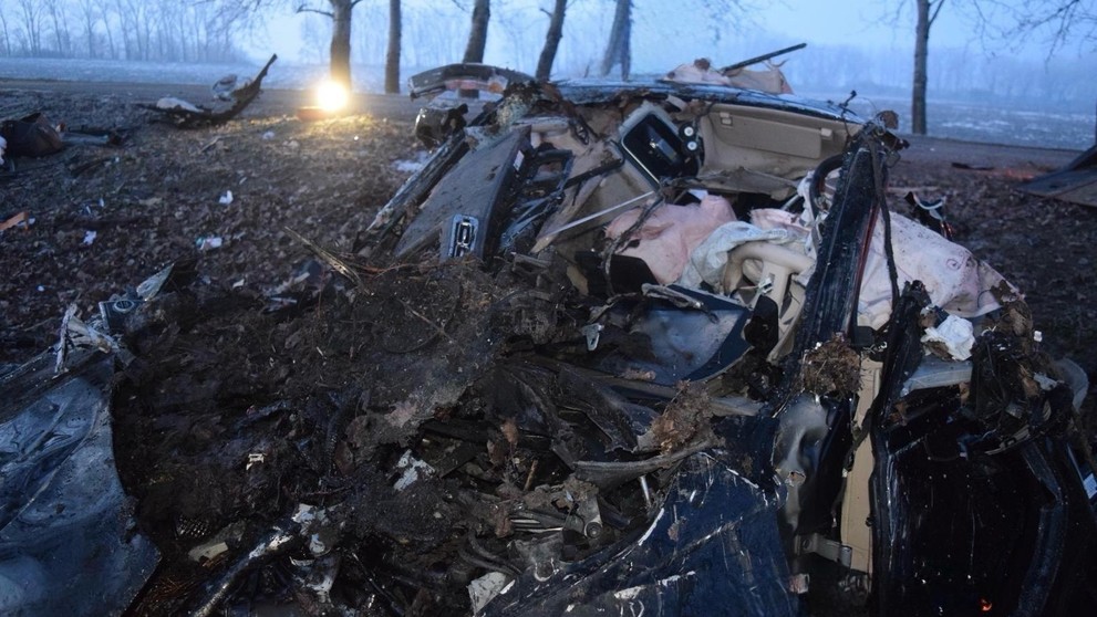 Z auta zostala kopa šrotu.