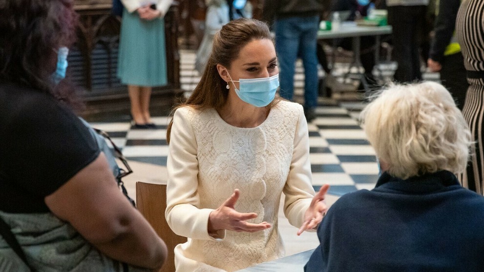 Kate a William navštívili vakcinačné centrum.