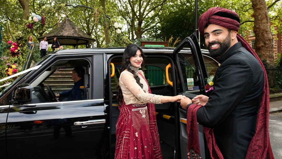 V Anglicku vymysleli nový bezpečnejší spôsob sobášov, tzv. drive-thru svadby.