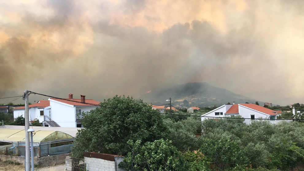 Mohutný požiar v obľúbenej destinácii Slovákov. Náš redaktor sa ocitol v ohnivom pekle