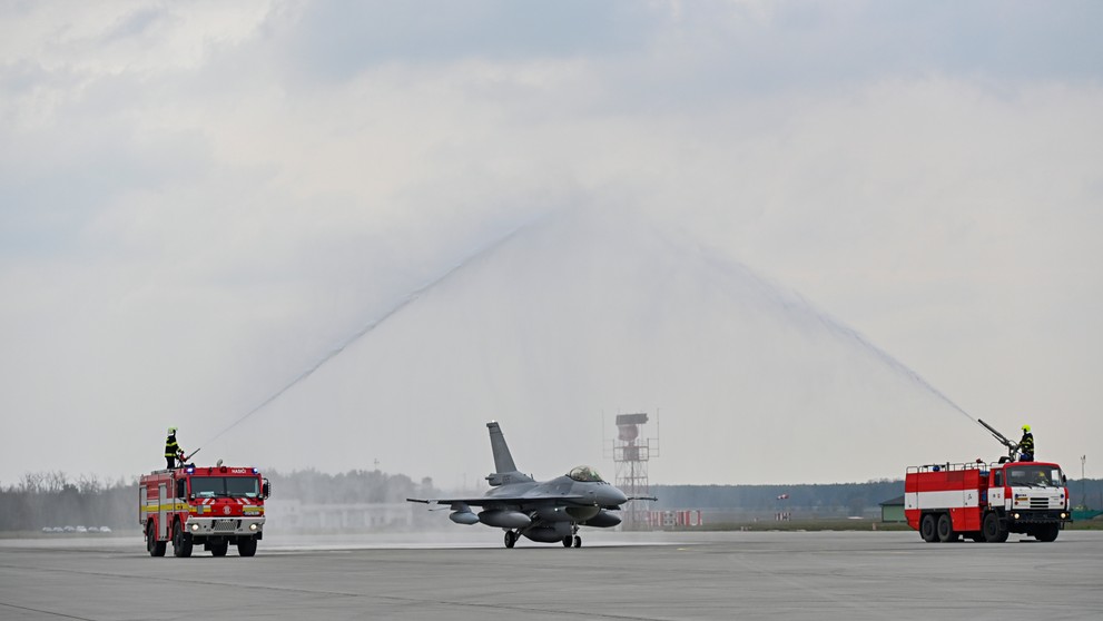 Na Slovensku pristáli ďalšie dve stíhačky F-16