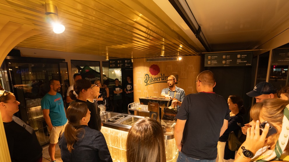 Pilsner Urquell na Bielej noci.