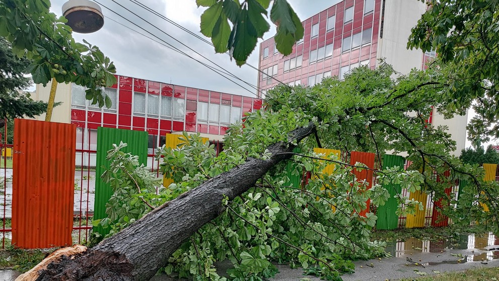 Strážske, následky búrky. 