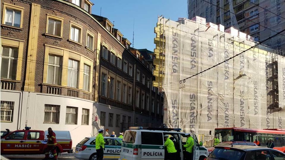 Nehoda autobusu a trolejbusu v Bratislave.