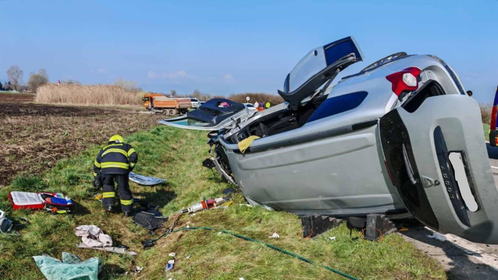 Tragická nehoda pri obci Novosad.