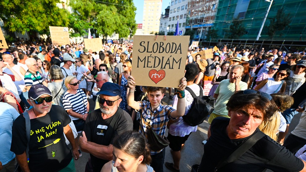 Protest na SNP pre kroky ministerky kultúry a ministra spravodlivosti.
