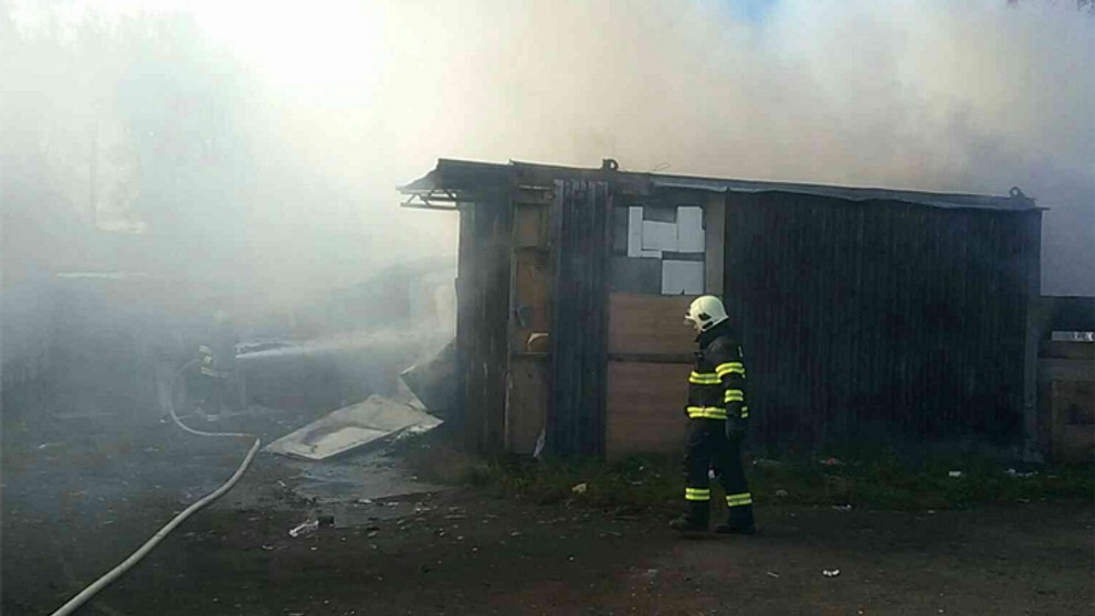 Pri požiari v osade zomreli dve malé deti.