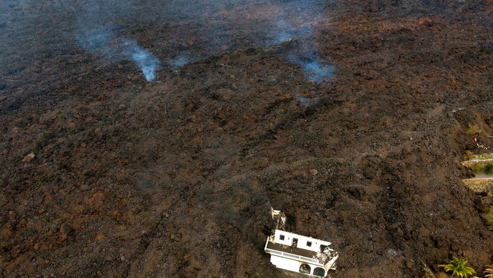 Láva pohlcuje domy na ostrove La Palma