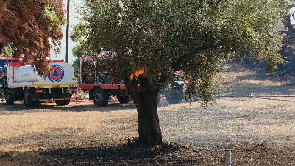 Požiar na gréckom ostrove Salamina