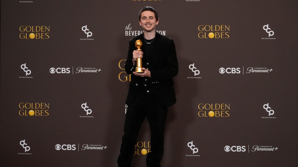 Timothée Chalamet dostal cenu za najlepší herecký výkon mužského herca vo filme Marty Supreme počas 83. ročníka Zlatých glóbusov.