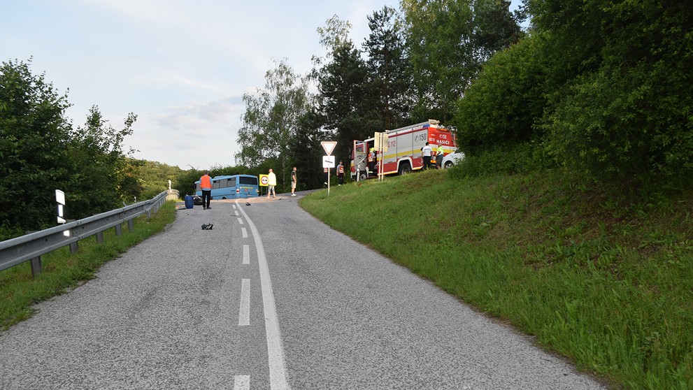 Tragická nehoda pri Bánovciach nad Bebravou.